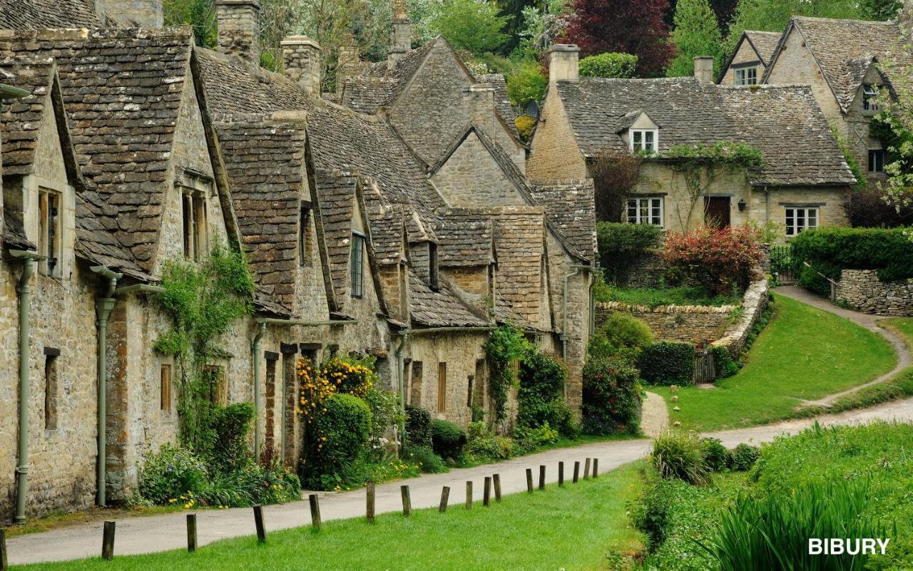 4-Bed Cotswold Getaway With Hot Tub & Gaming Room Churchdown Exteriör bild